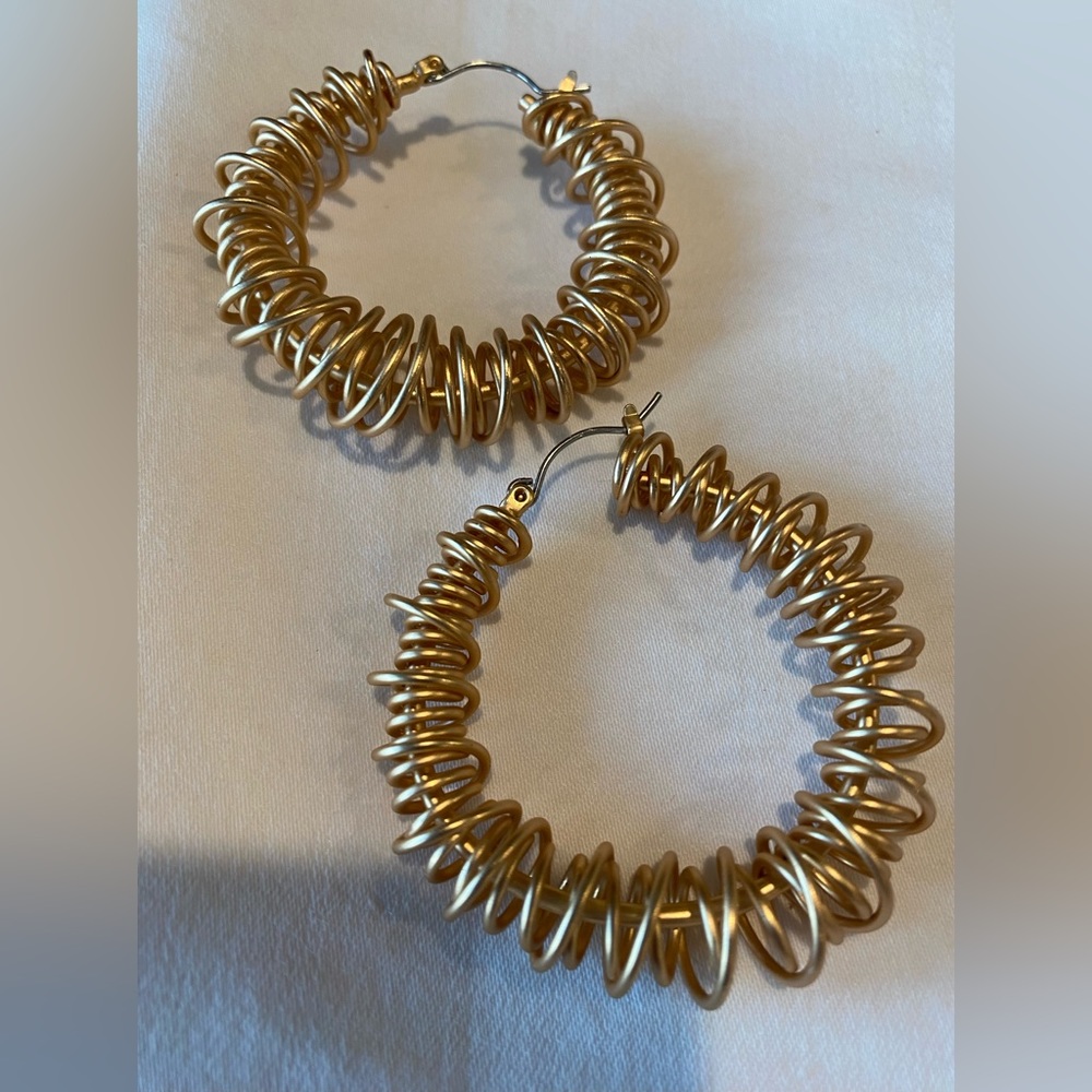 Fashion earrings as shown. Fast shipping. Offers welcomed.